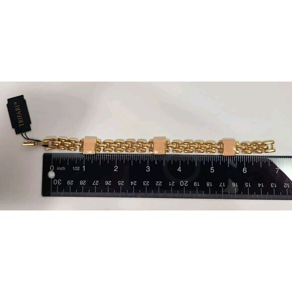 Vtg NEW!  TRIFARI Pink Squares Gold-toned Link Bracelet - Picture 4 of 4